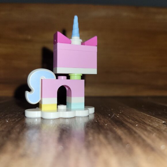 Lego The Lego Movie 2 Minifigure Series 71023 Unikitty - Picture 4 of 9